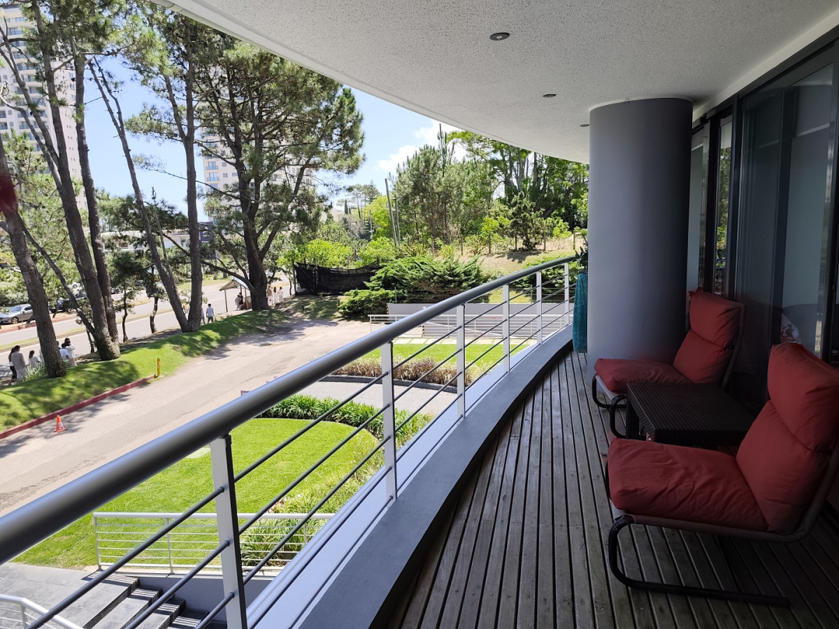 Apartamento ID.273 - Venta apartamento dos dormitorios Punta del este edificio Tressesenta