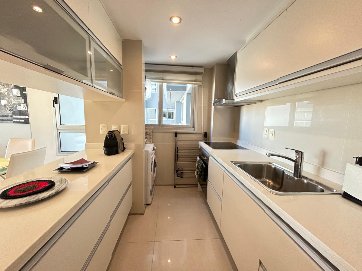 Apartamento ID.250 - VENTA APARTAMENTO DOS DORMITORIOS PUNTA DEL ESTE EDIFICIO MIAMI BOULEVARD