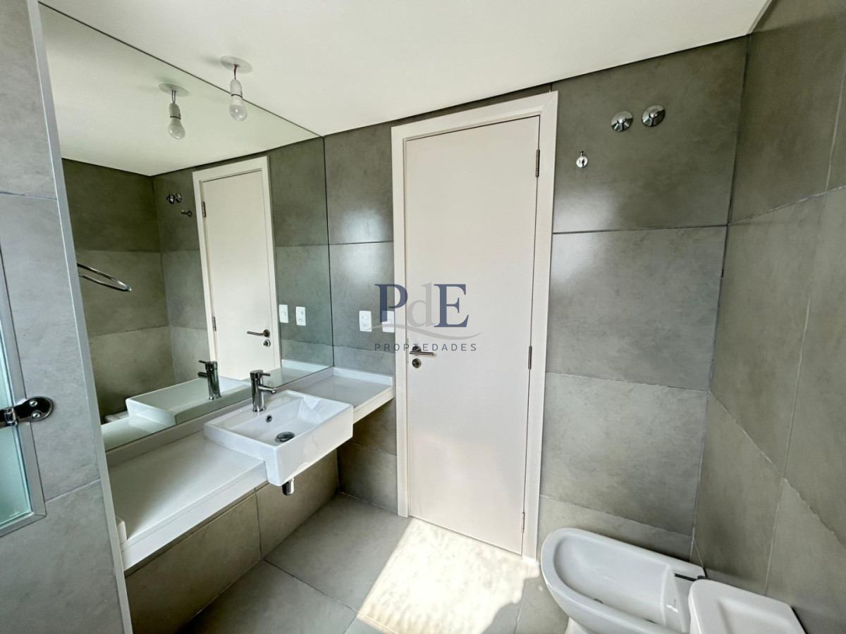 Venta apartamento dos dormitorios Punta del este playa Brava edificio Torre Gaugin - Imagen 13