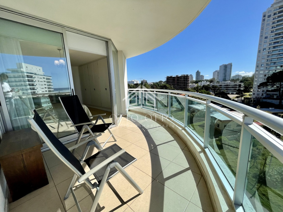 Apartamento ID.25525 - Hermoso apartamento de 3 dormitorios más dependencia de servicio a la venta