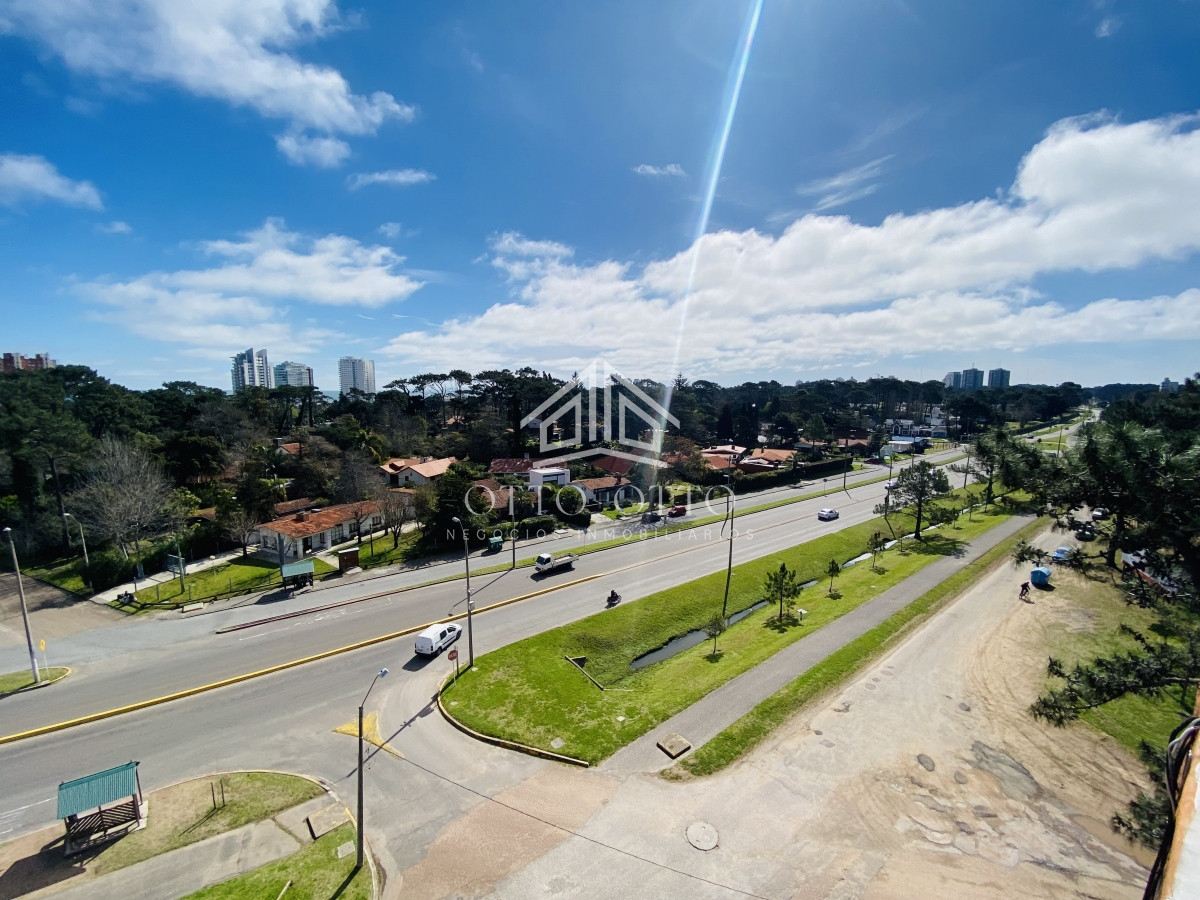 Apartamento ID.27179 - Excelente apartamento de 3 dormitorios, gastos bajos y muy bien ubicado