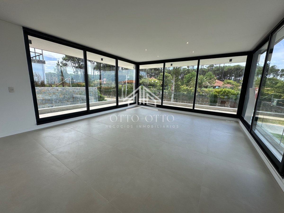 Apartamento ID.25959 - Apartamento de 2 dormitorios en venta en Playa Brava, Punta del Este