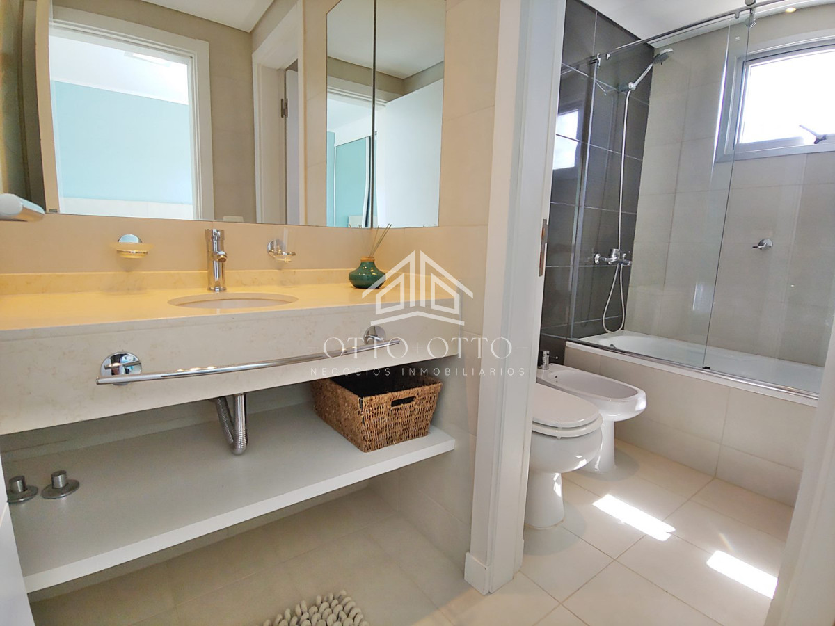 Apartamento ID.1455 - Pent house en venta en Punta del Este