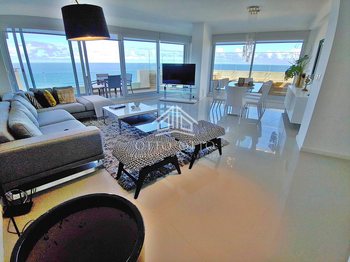 Apartamento ID.1455 - Pent house en venta en Punta del Este