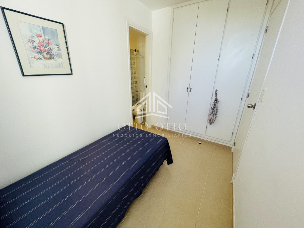 Apartamento ID.25525 - Hermoso apartamento de 3 dormitorios más dependencia de servicio a la venta