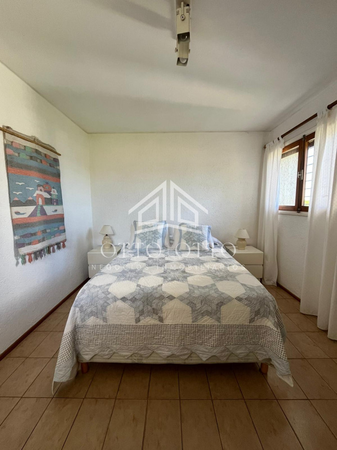 Apartamento ID.28073 - Apartamento en venta primera linea playa brava de 4 dormitorios