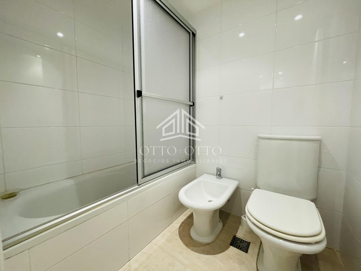 Apartamento ID.25525 - Hermoso apartamento de 3 dormitorios más dependencia de servicio a la venta