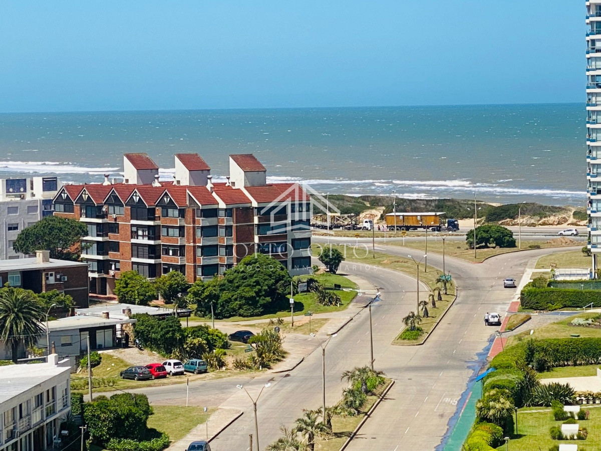 Apartamento ID.25927 - Departamento 3 dormitorios En Venta, Chiverta a Pasos del Mar