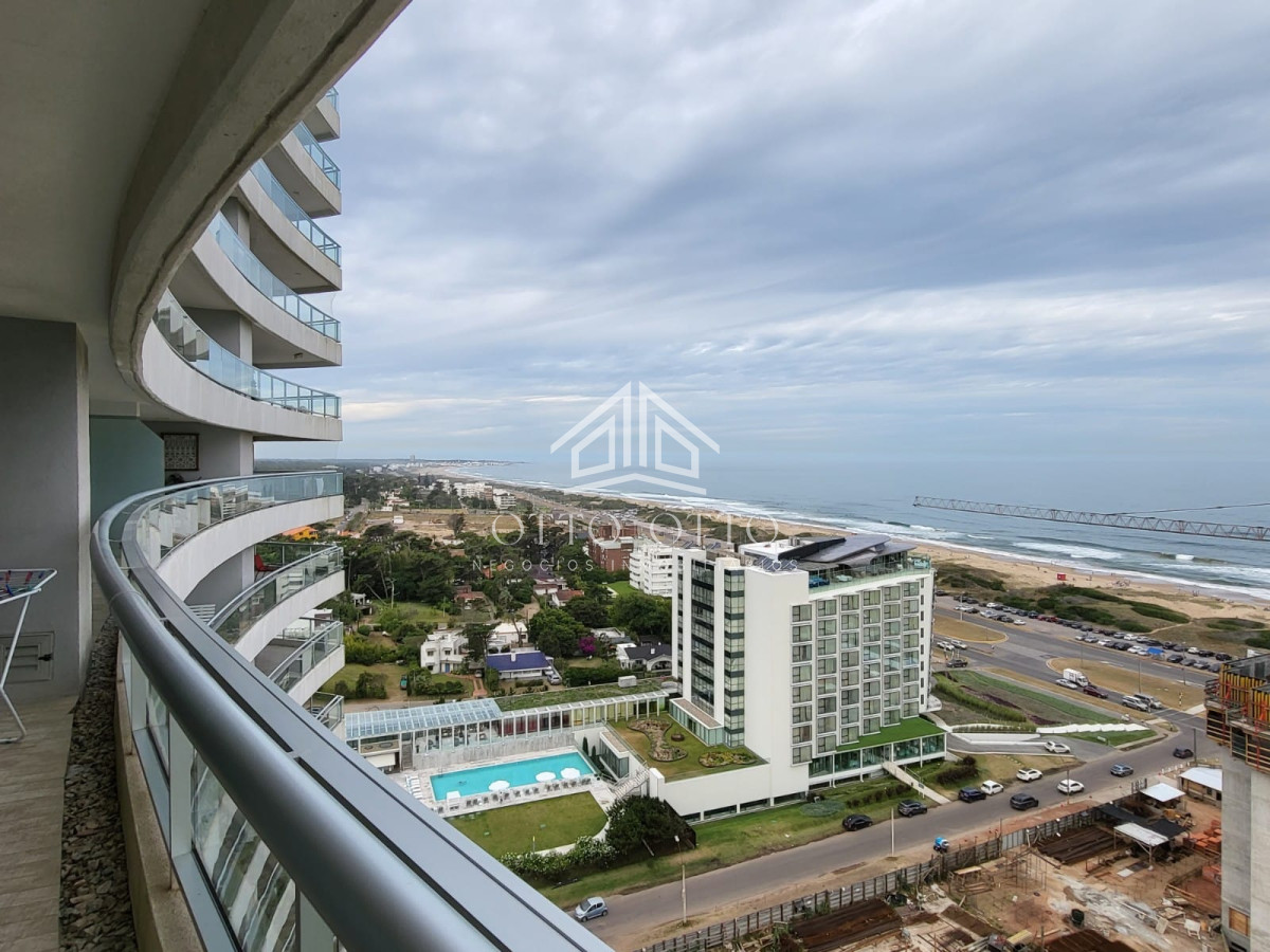 Apartamento ID.26588 - Apartamento en venta, 4 dormitorios en playa brava punta del este