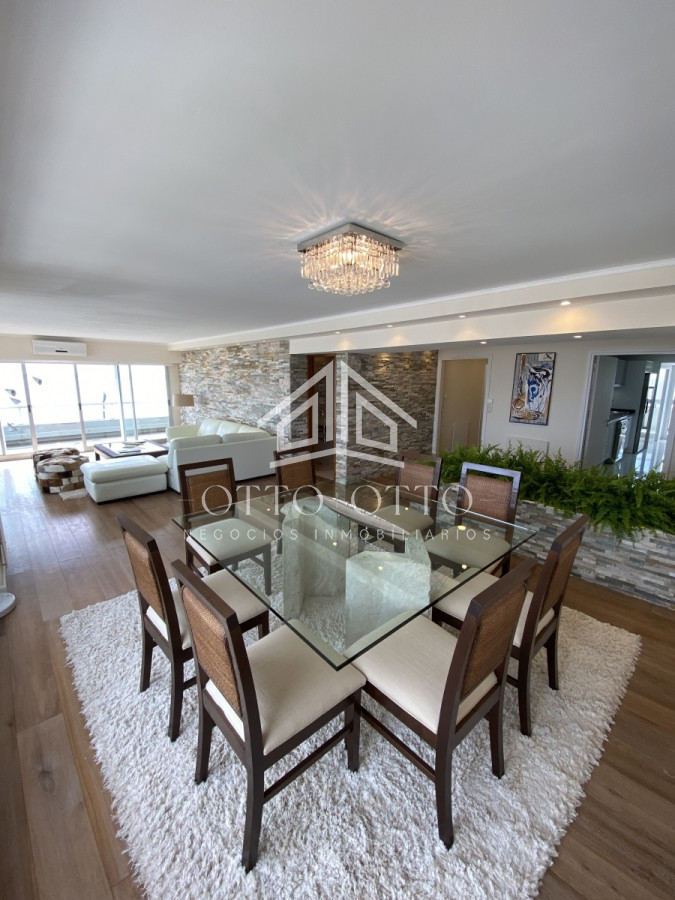 Apartamento ID.555 - Espectacular Penthouse en Alquiler y venta Fte al puerto