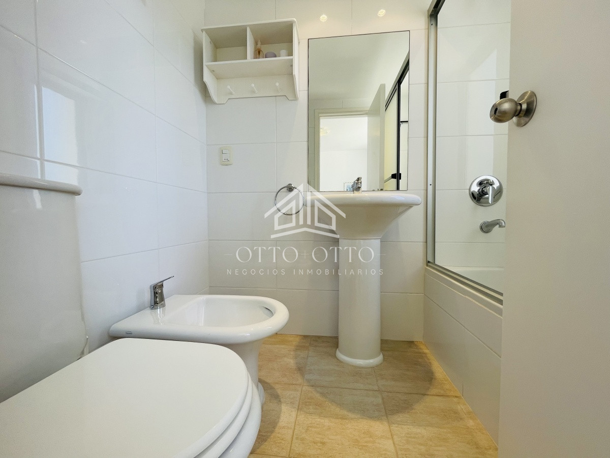 Apartamento ID.25525 - Hermoso apartamento de 3 dormitorios más dependencia de servicio a la venta