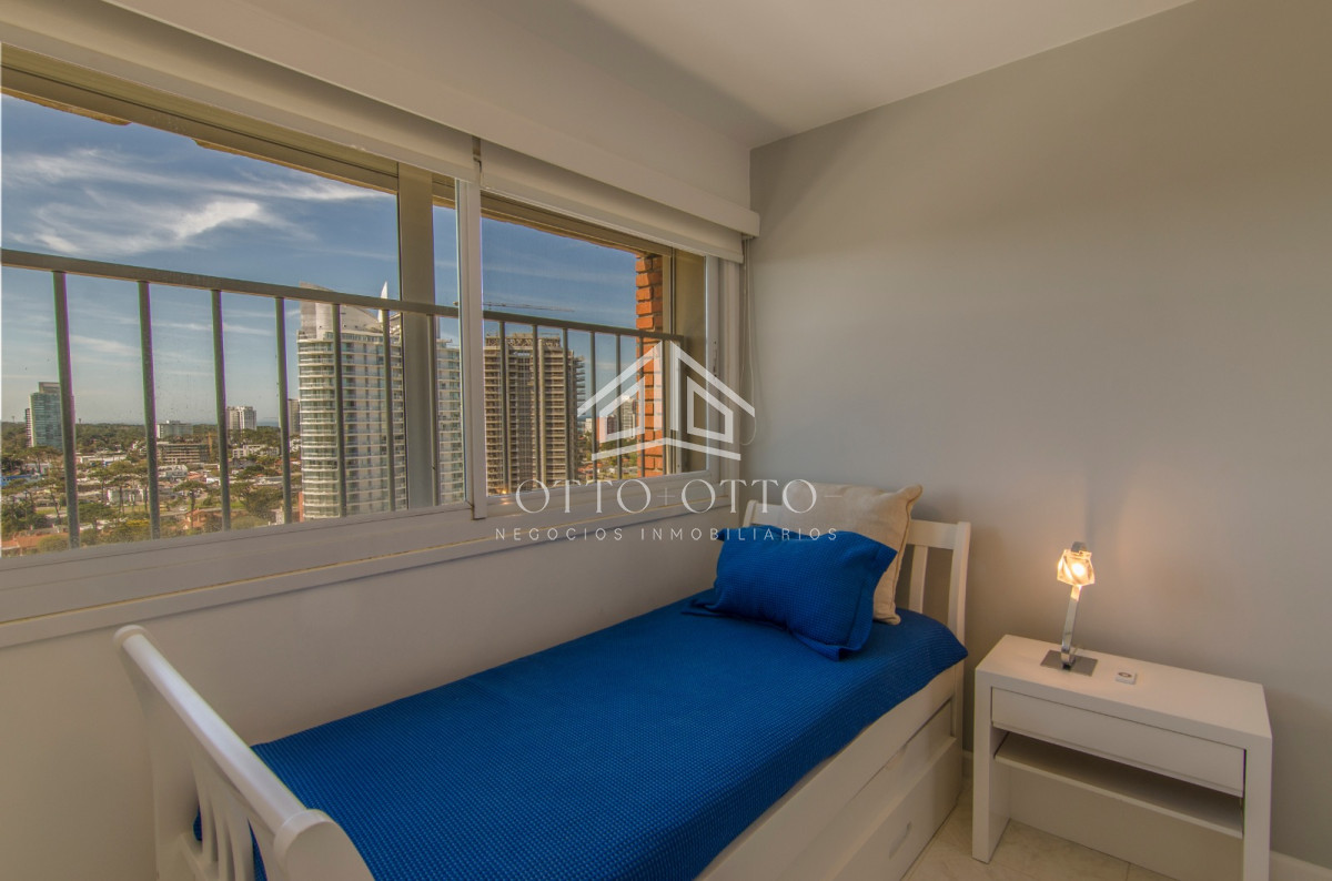 Apartamento ID.26123 - Apartamento en playa Mansa punta del este , 5 dormitorios