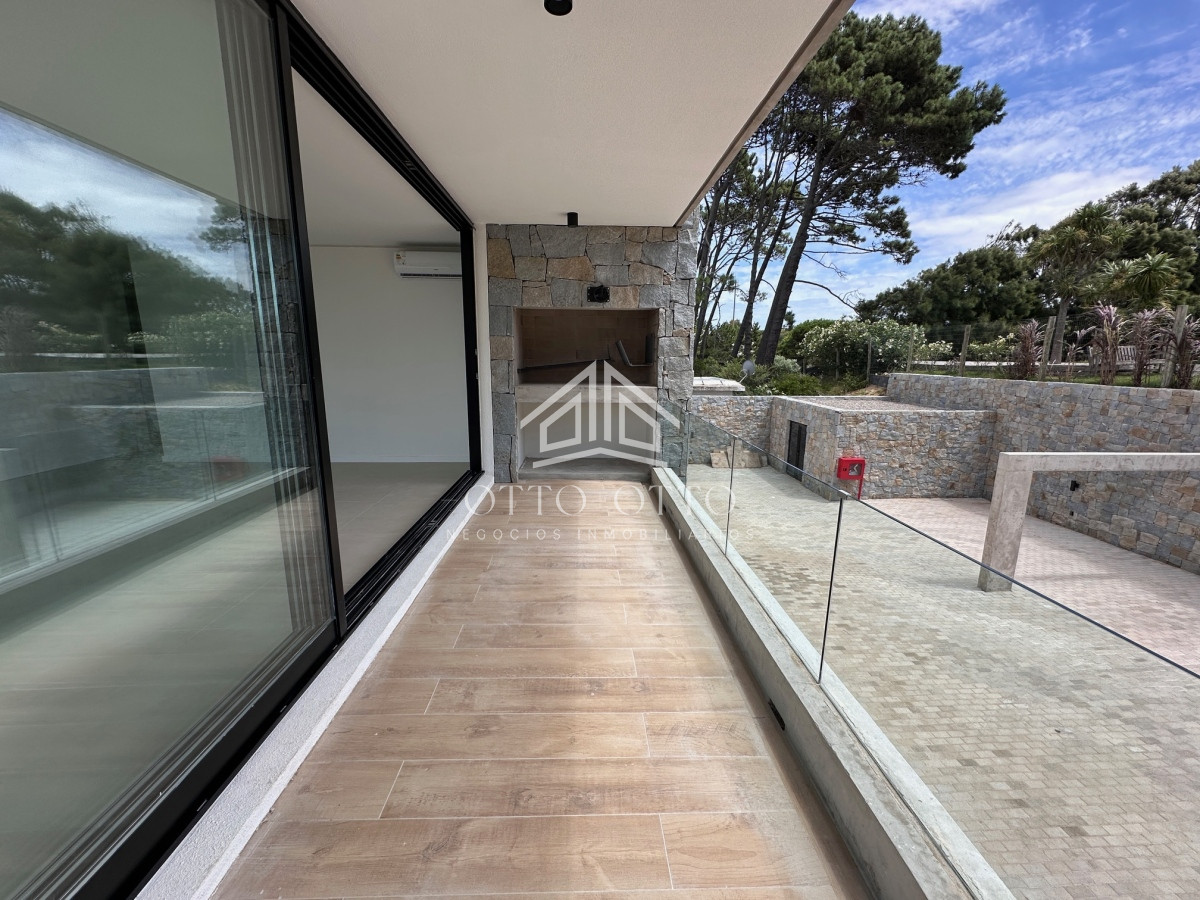 Apartamento ID.25959 - Apartamento de 2 dormitorios en venta en Playa Brava, Punta del Este