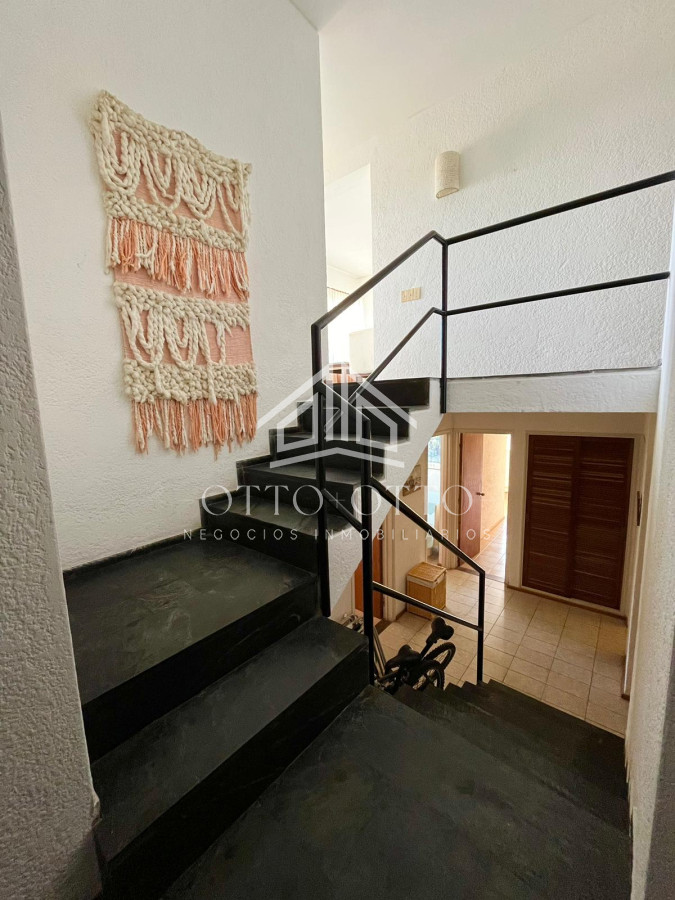 Apartamento ID.28073 - Apartamento en venta primera linea playa brava de 4 dormitorios