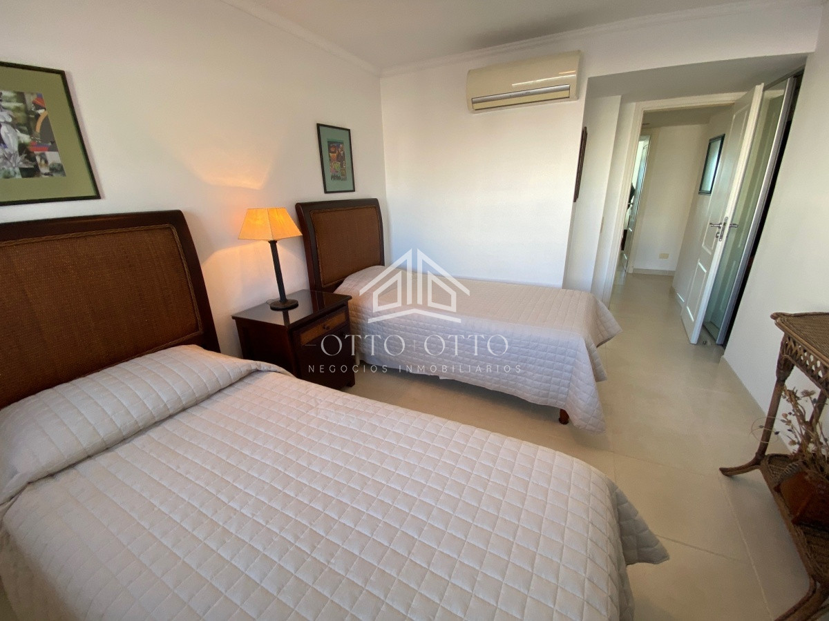 Apartamento ID.1351 - Apartamento en venta Playa Mansa 2 dormitorios