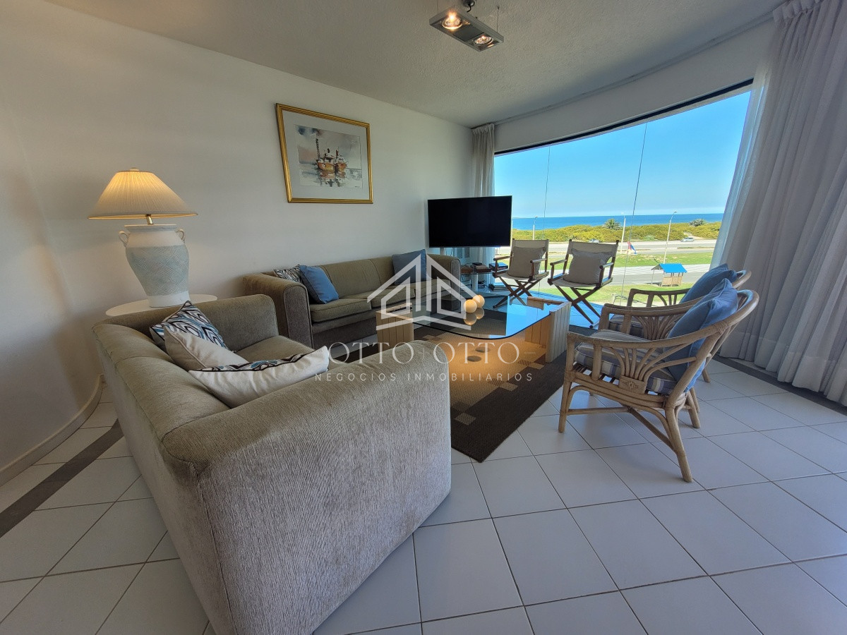 Apartamento ID.25823 - Destacado en oportunidad frente al mar! Playa Brava