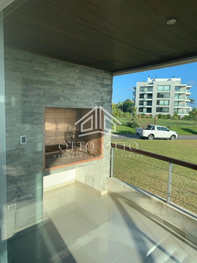 Apartamento ID.1148 - Apartamento en venta Playa Mansa 3 dormitorios