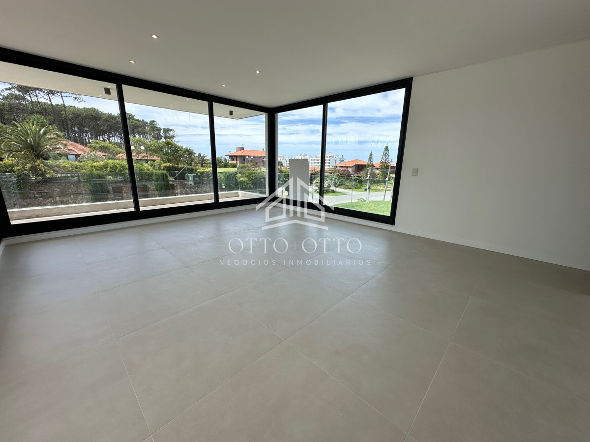 Apartamento ID.25959 - Apartamento de 2 dormitorios en venta en Playa Brava, Punta del Este