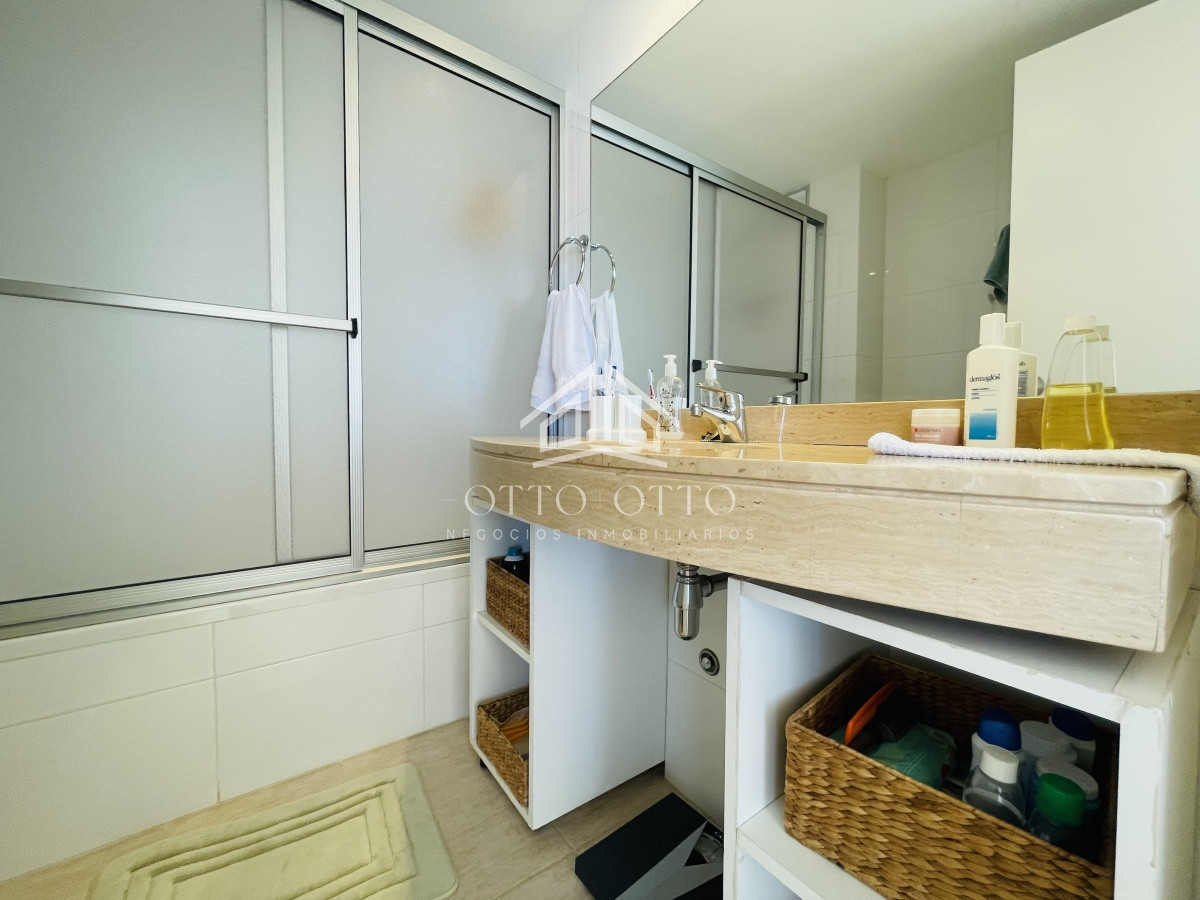 Apartamento ID.25525 - Hermoso apartamento de 3 dormitorios más dependencia de servicio a la venta