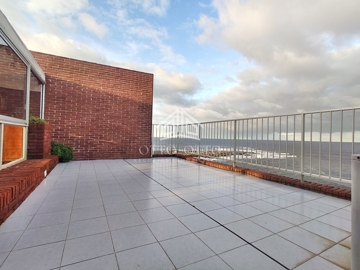 Apartamento ID.24372 - Venta Apartamento 3 dormitorios primera línea en Península