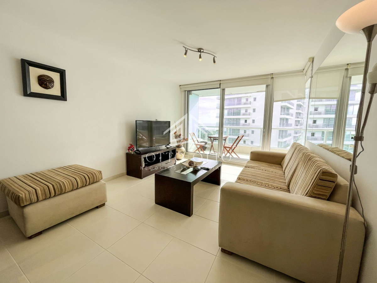 Apartamento ID.10853 - Apartamento en venta, 2 dormitorios en Playa Mansa. Punta del Este
