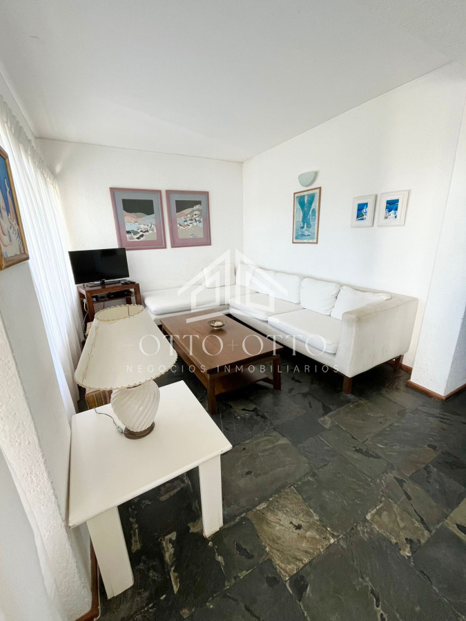 Apartamento ID.28073 - Apartamento en venta primera linea playa brava de 4 dormitorios