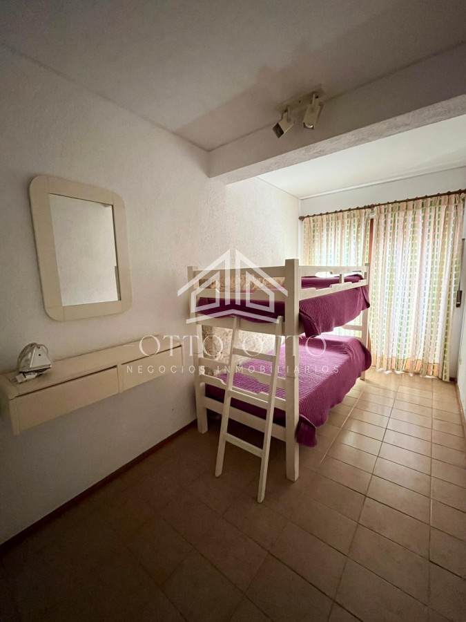Apartamento ID.28073 - Apartamento en venta primera linea playa brava de 4 dormitorios