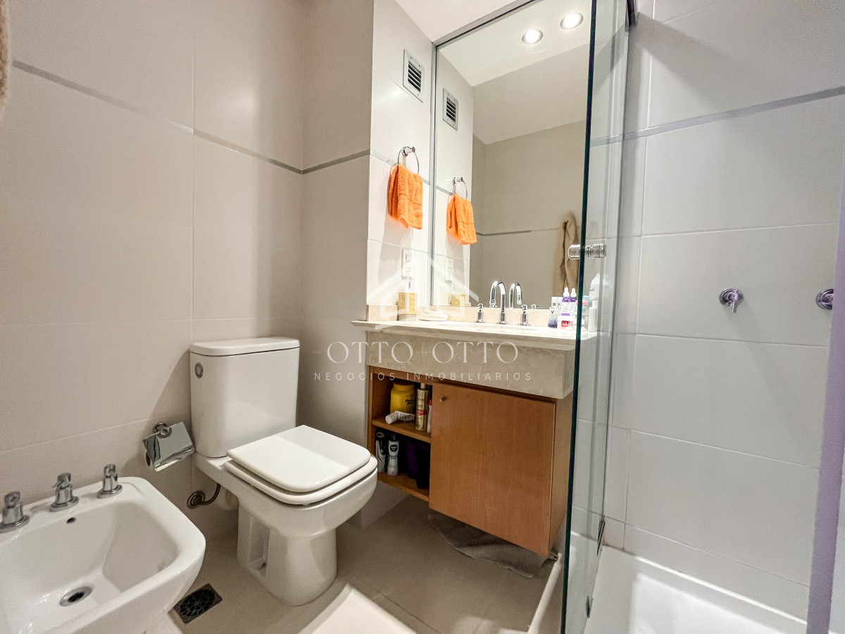 Apartamento ID.10853 - Apartamento en venta, 2 dormitorios en Playa Mansa. Punta del Este