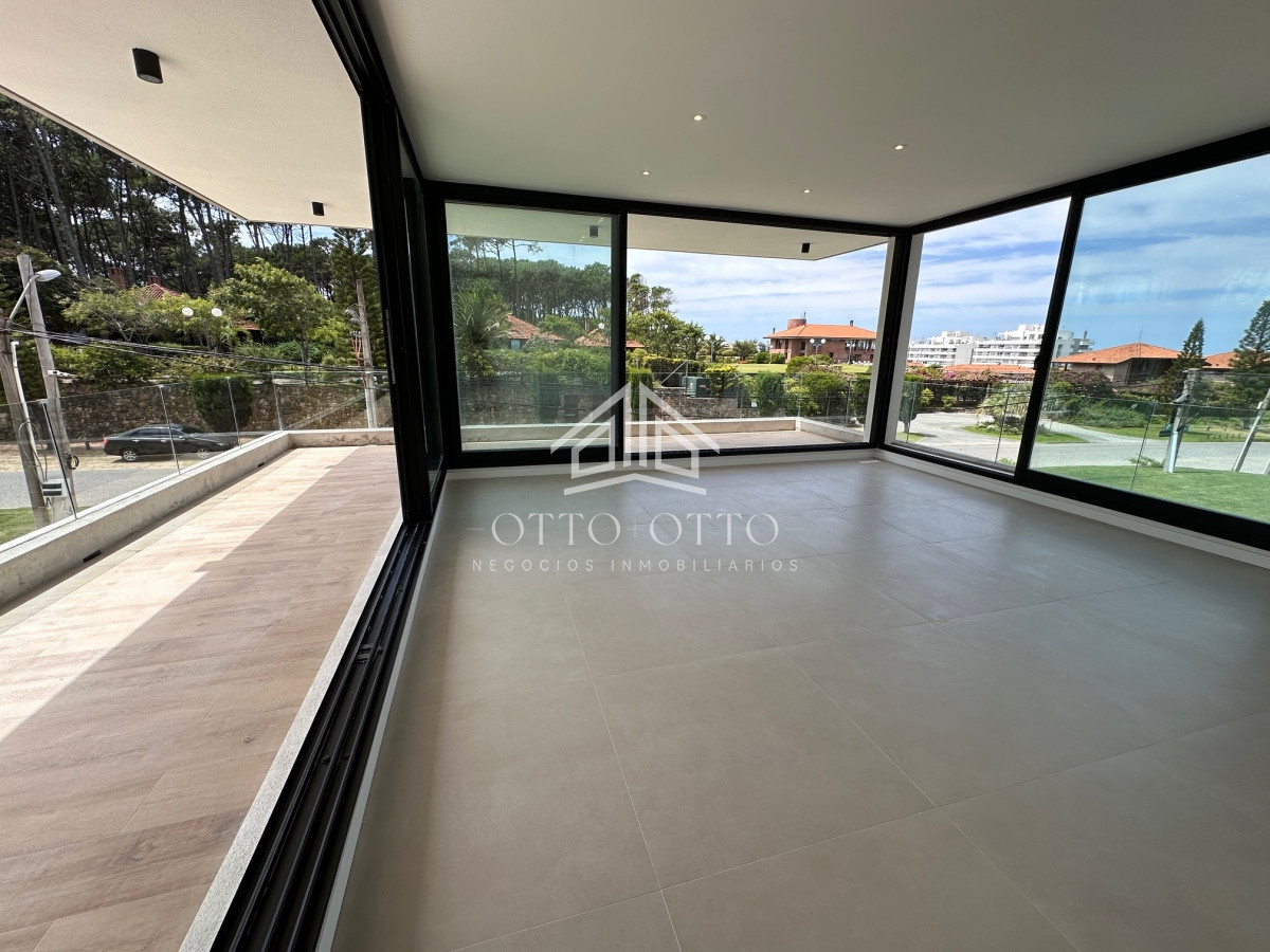 Apartamento ID.25959 - Apartamento de 2 dormitorios en venta en Playa Brava, Punta del Este
