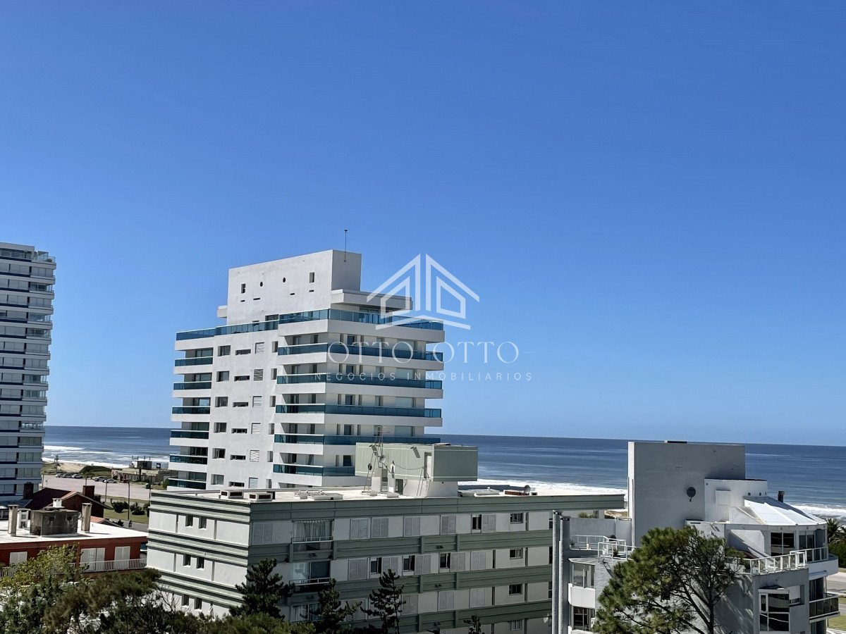 Apartamento ID.25525 - Hermoso apartamento de 3 dormitorios más dependencia de servicio a la venta
