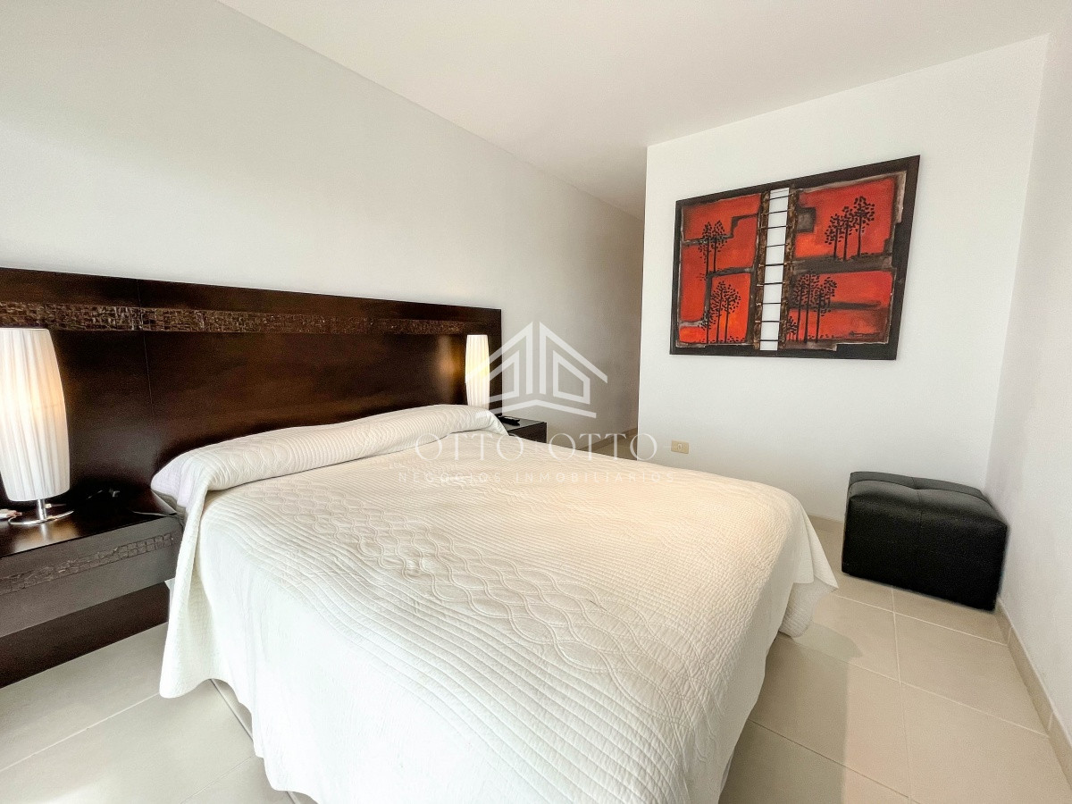 Apartamento ID.10853 - Apartamento en venta, 2 dormitorios en Playa Mansa. Punta del Este