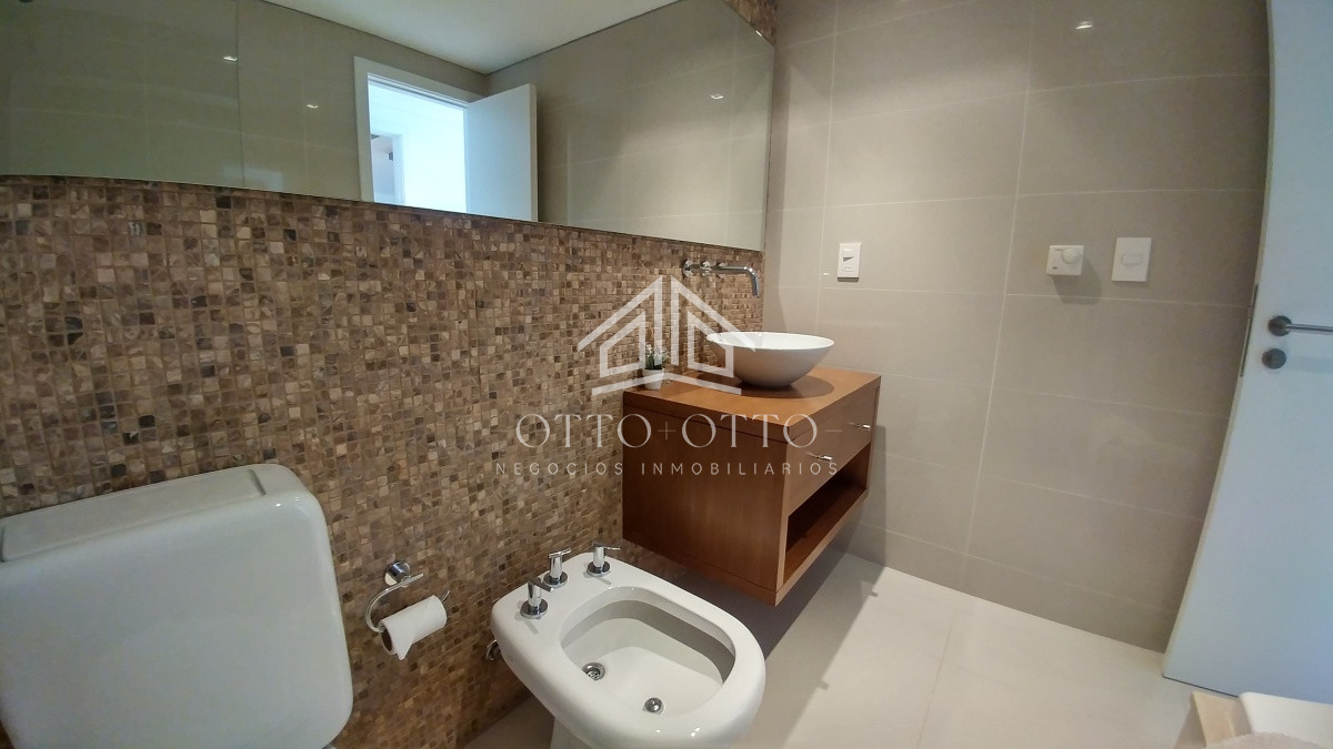 Apartamento ID.24384 - Departamento en complejo de categoría en la zona de Rincon del Indio a pasos del mar. 