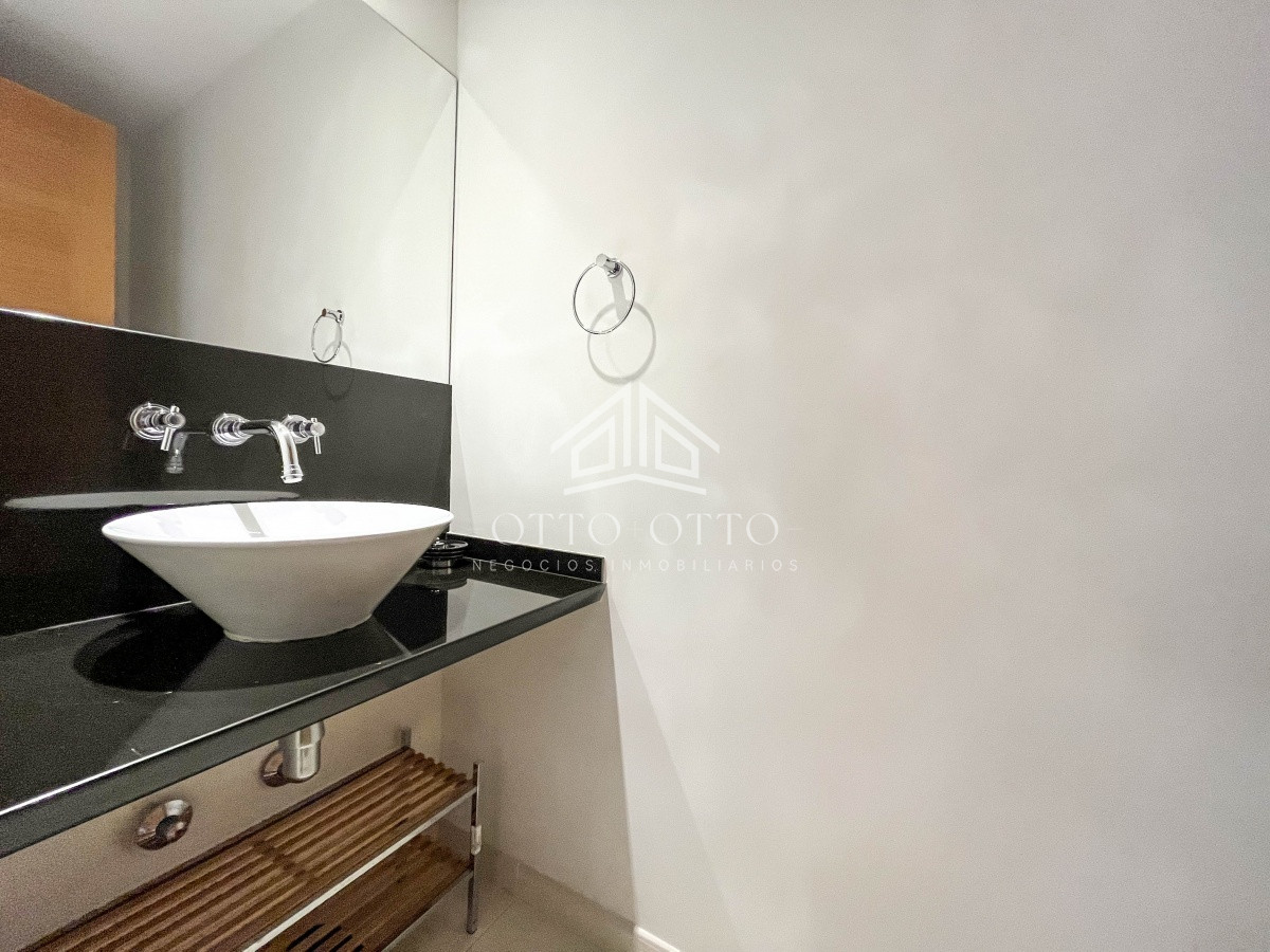 Apartamento ID.10853 - Apartamento en venta, 2 dormitorios en Playa Mansa. Punta del Este