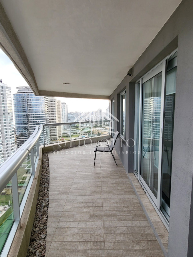 Apartamento ID.26588 - Apartamento en venta, 4 dormitorios en playa brava punta del este