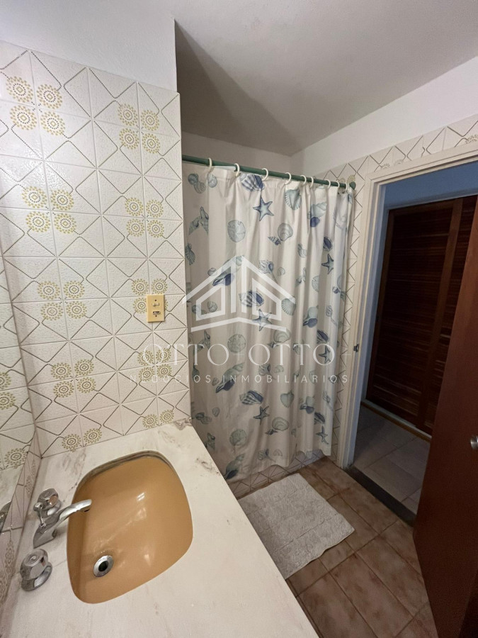 Apartamento ID.28073 - Apartamento en venta primera linea playa brava de 4 dormitorios