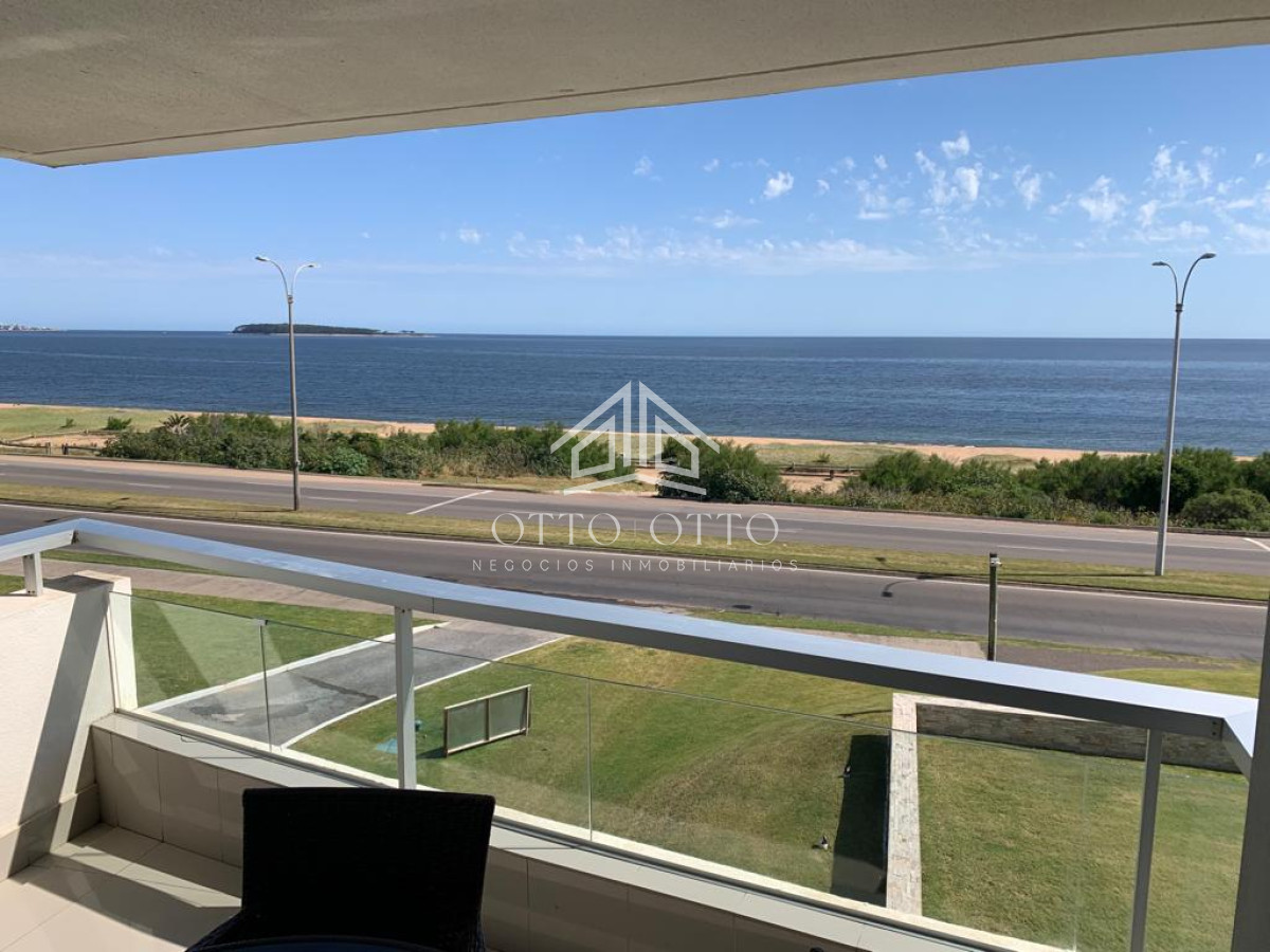 Apartamento ID.1147 - Apartamento en venta Playa Mansa 3 dormitorios