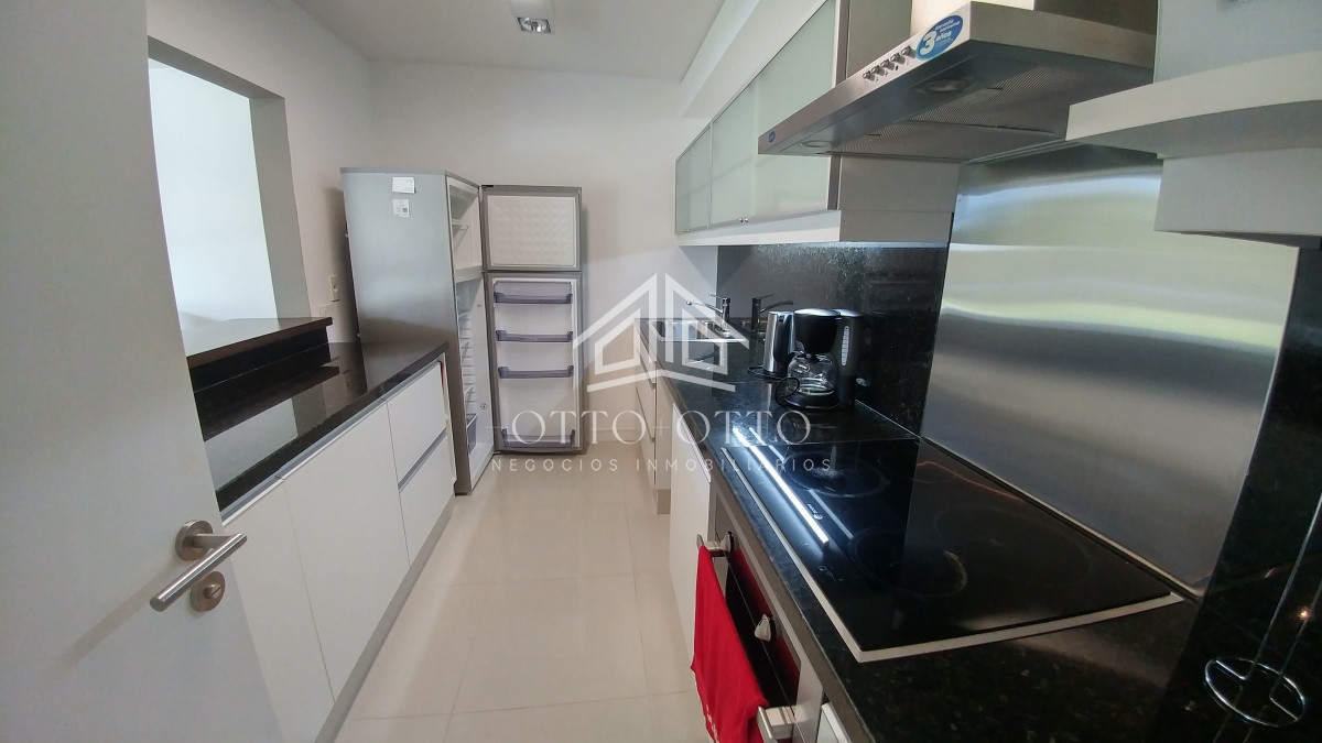 Apartamento ID.24384 - Departamento en complejo de categoría en la zona de Rincon del Indio a pasos del mar. 