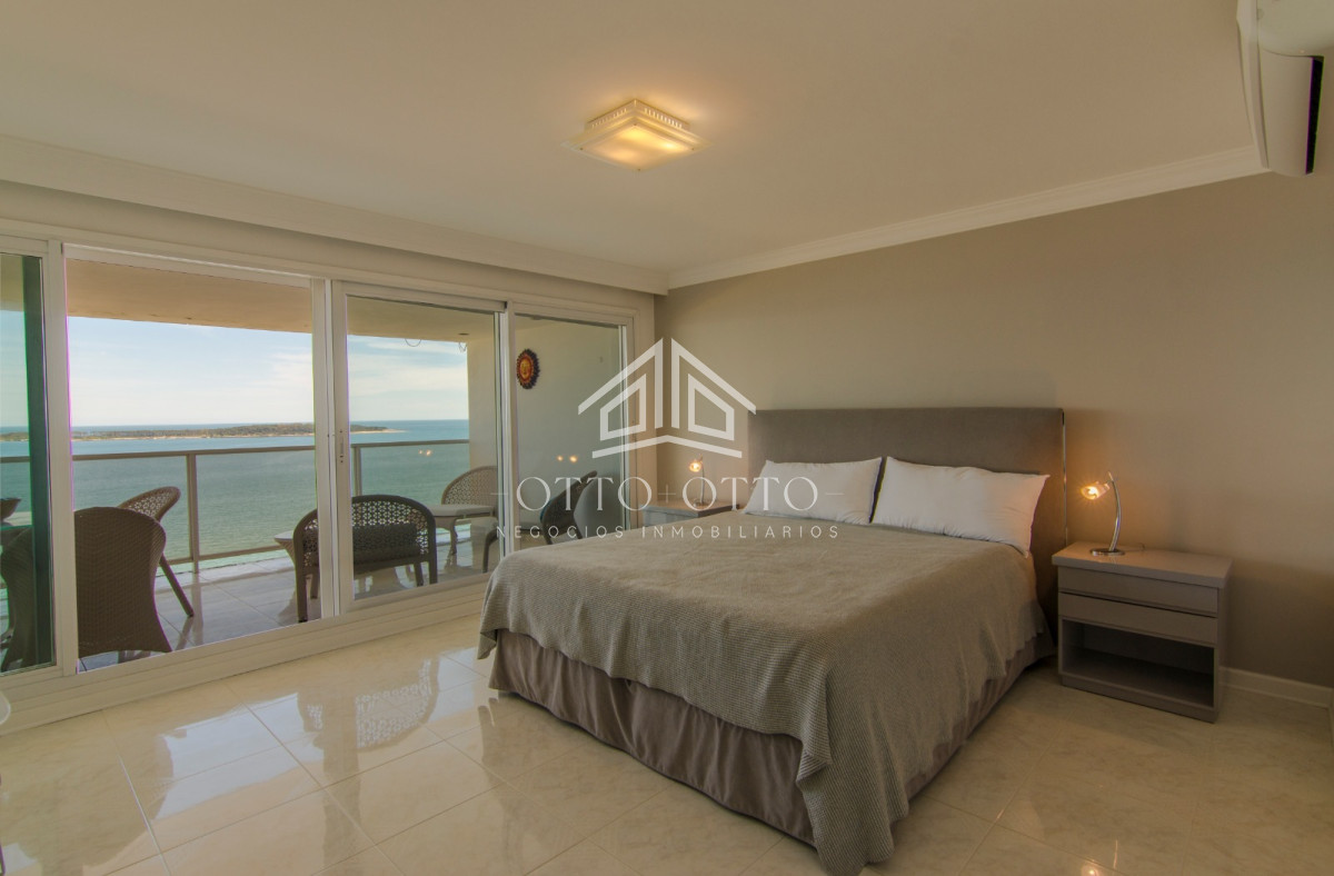 Apartamento ID.26123 - Apartamento en playa Mansa punta del este , 5 dormitorios