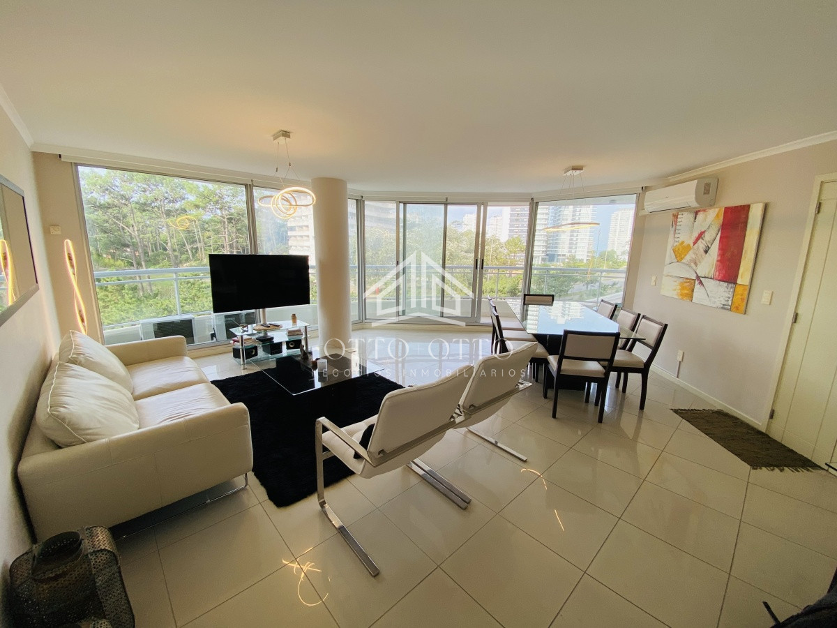 apartamento de 3 dormitorios y dependencia de servicio  