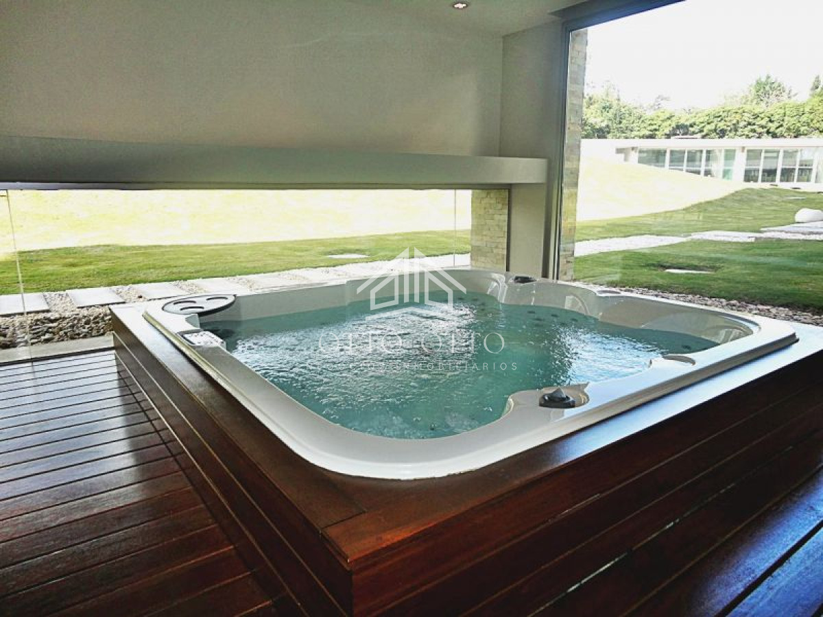 Apartamento ID.1147 - Apartamento en venta Playa Mansa 3 dormitorios
