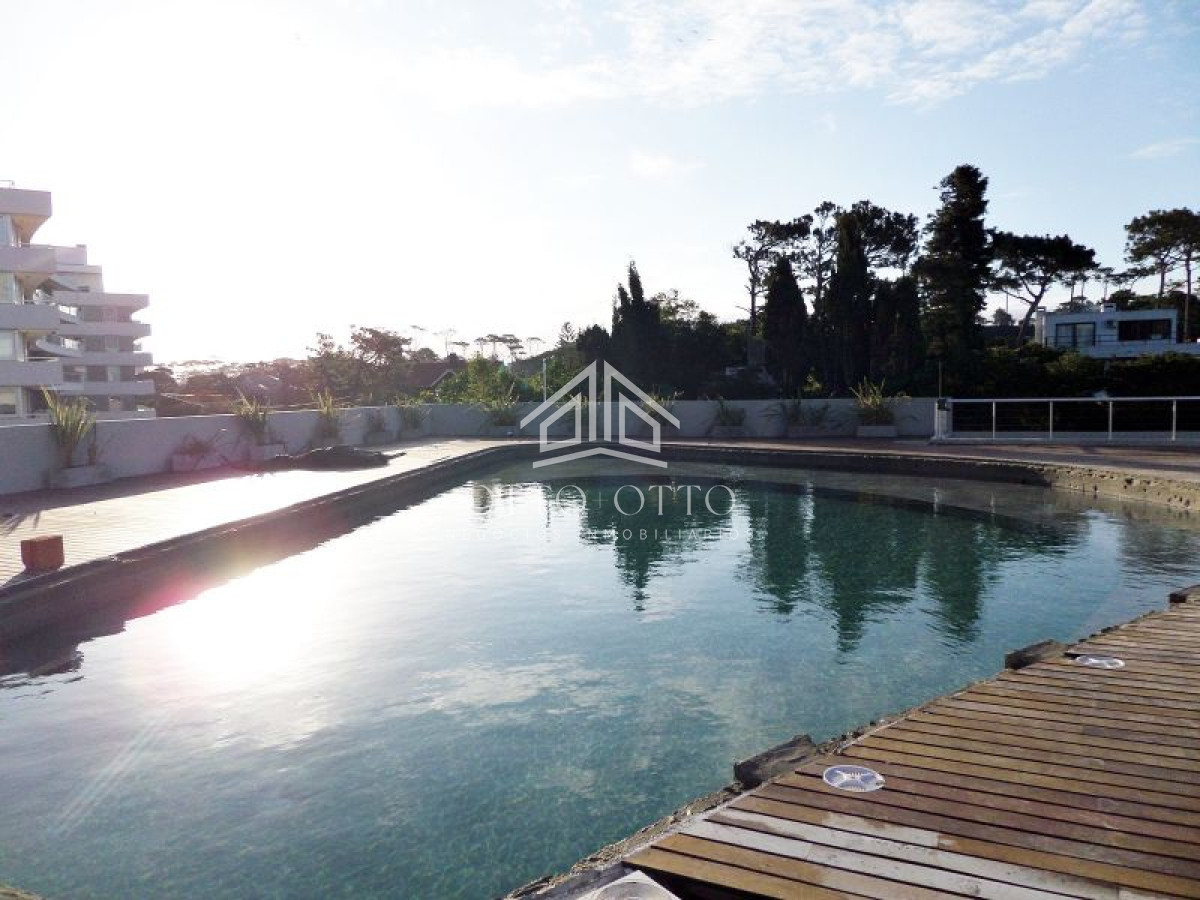 Apartamento ID.1148 - Apartamento en venta Playa Mansa 3 dormitorios