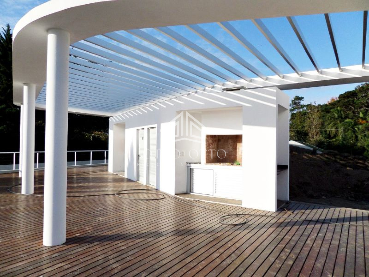 Apartamento ID.1148 - Apartamento en venta Playa Mansa 3 dormitorios