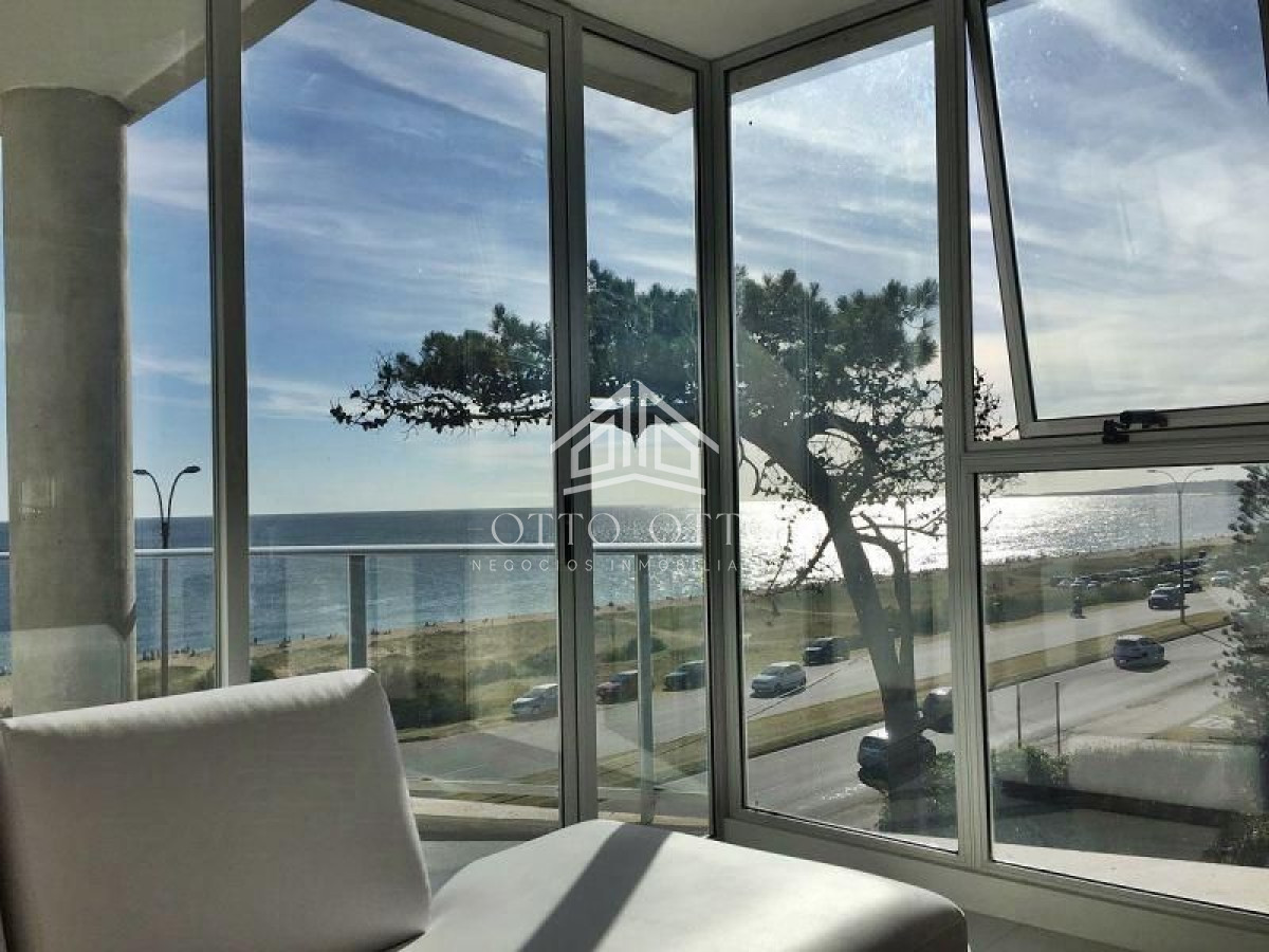 Apartamento en venta Playa Mansa 2 dormitorios