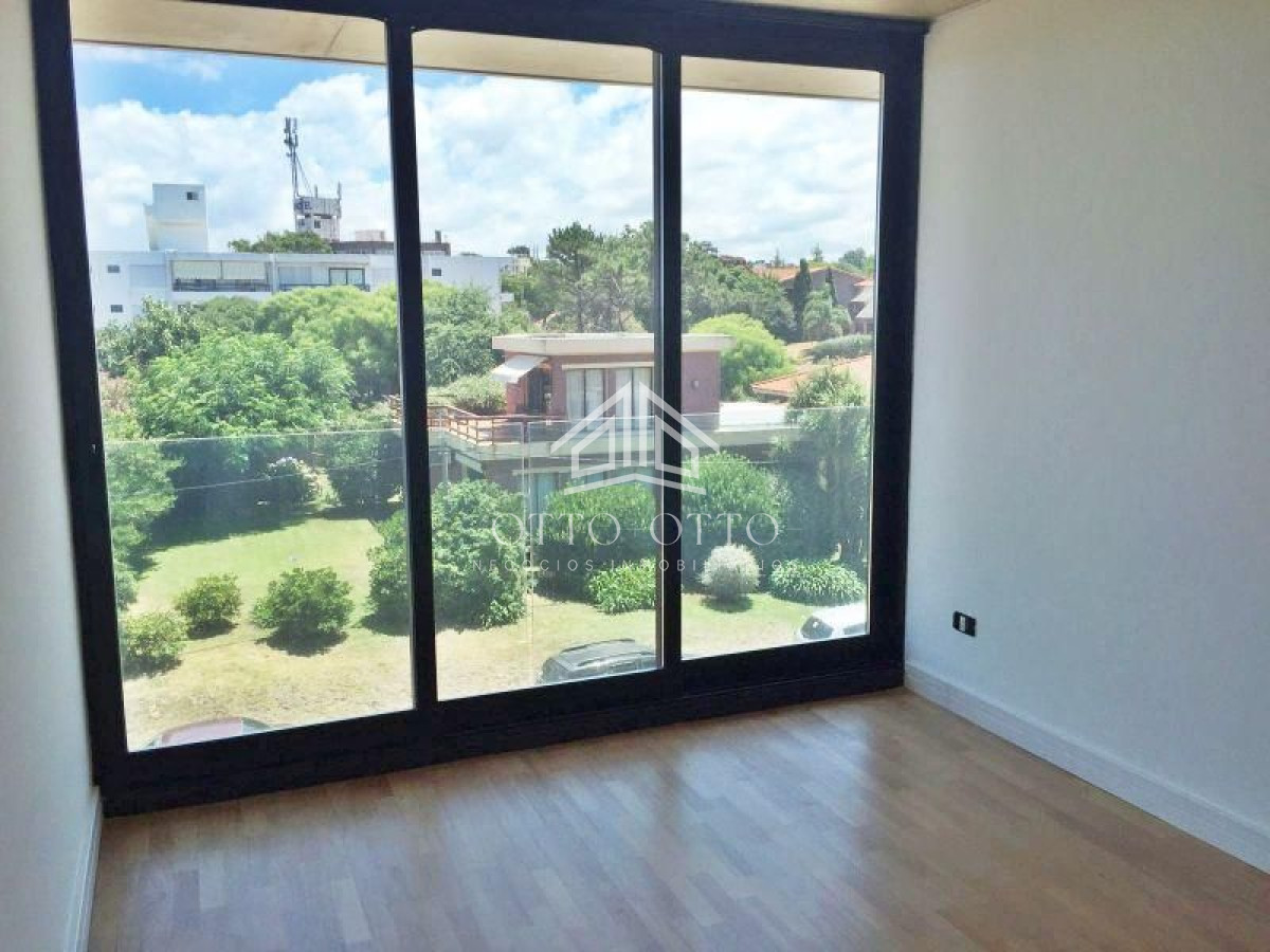 Apartamento ID.1637 - Apartamento en venta Playa Mansa 2 dormitorios
