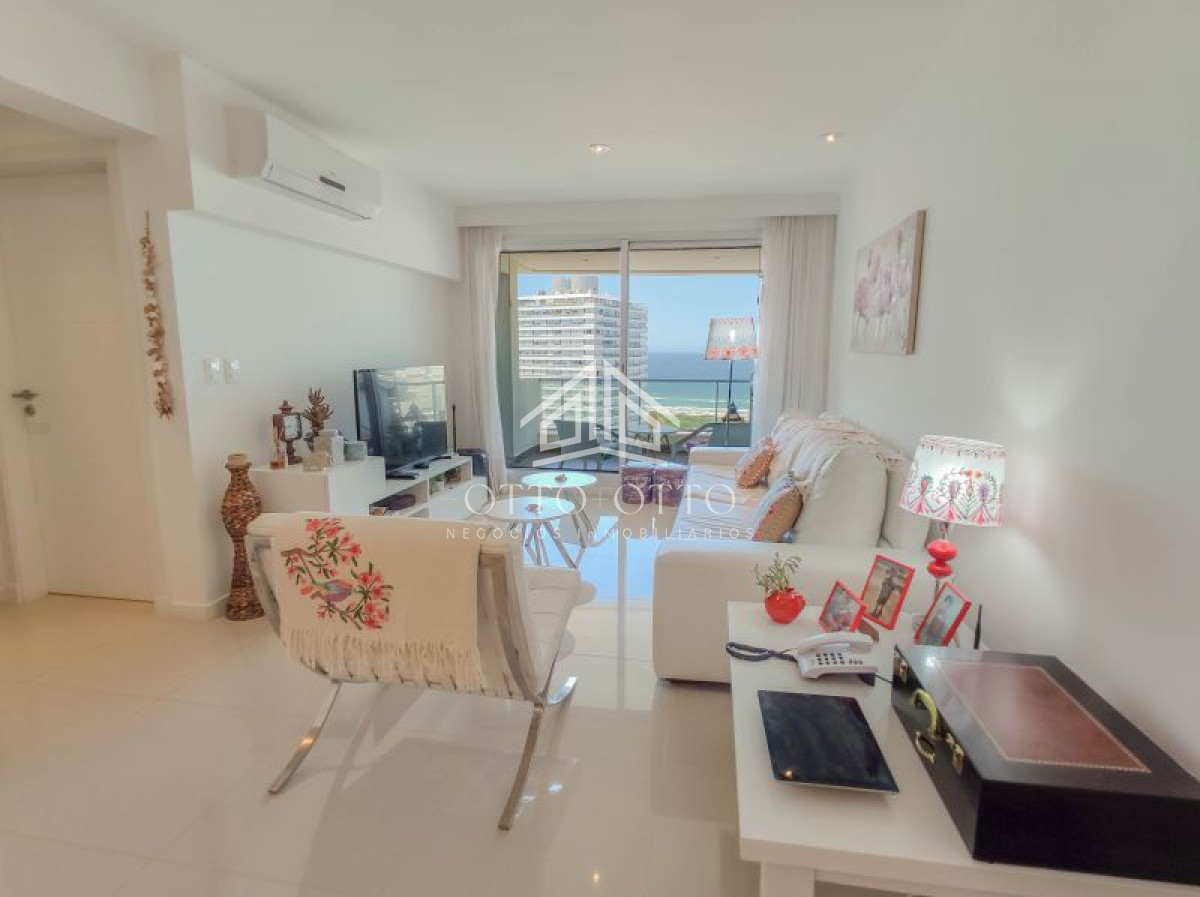 Apartamento ID.5136 - Apartamento en venta 3 dormitorios, en Punta del Este 