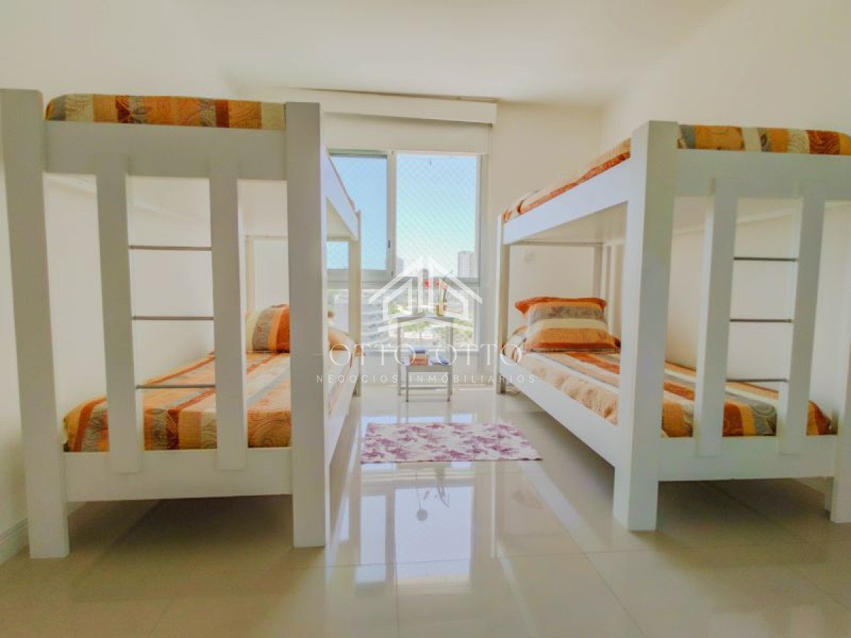 Apartamento ID.5136 - Apartamento en venta 3 dormitorios, en Punta del Este 