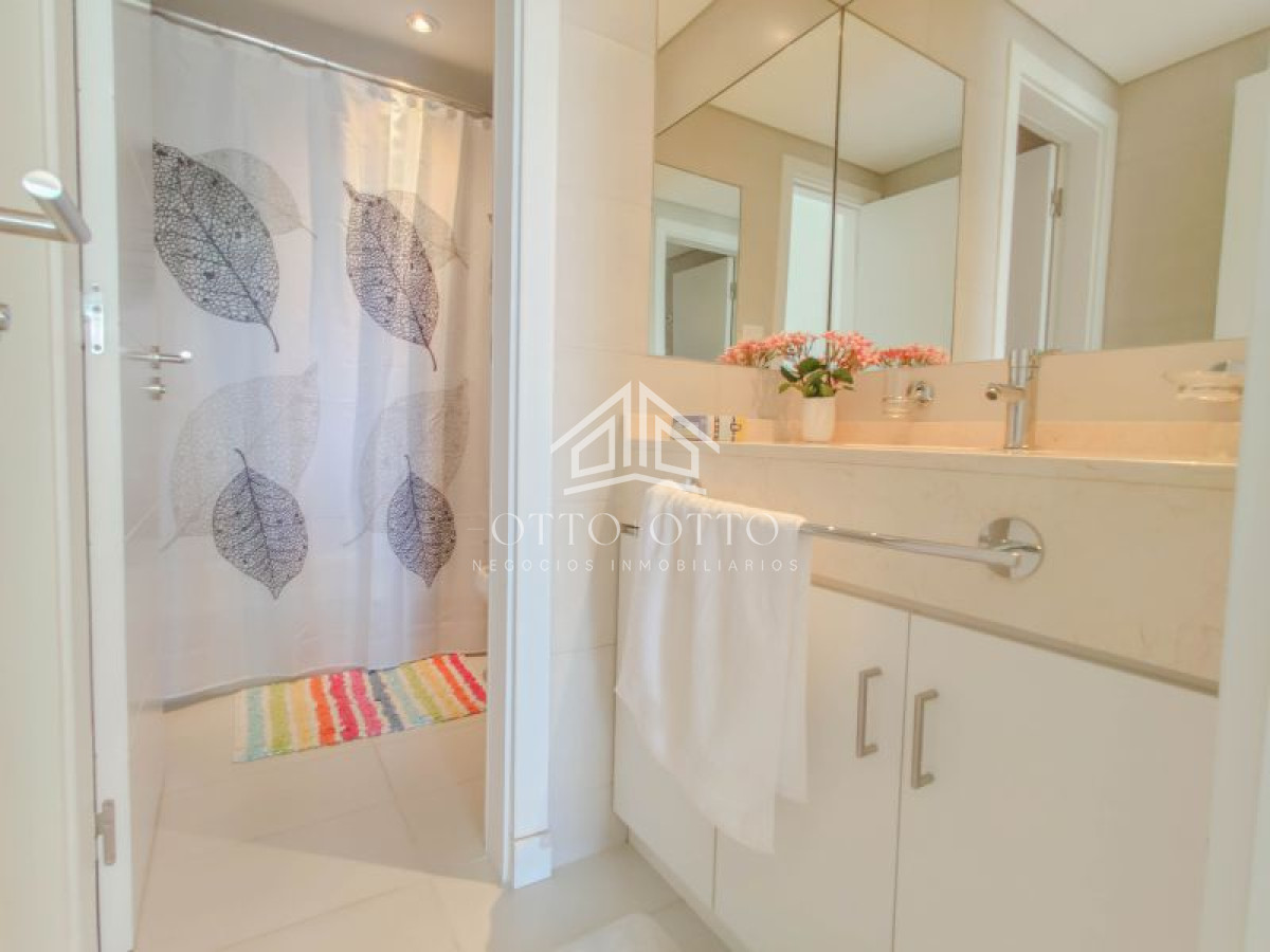 Apartamento ID.5136 - Apartamento en venta 3 dormitorios, en Punta del Este 