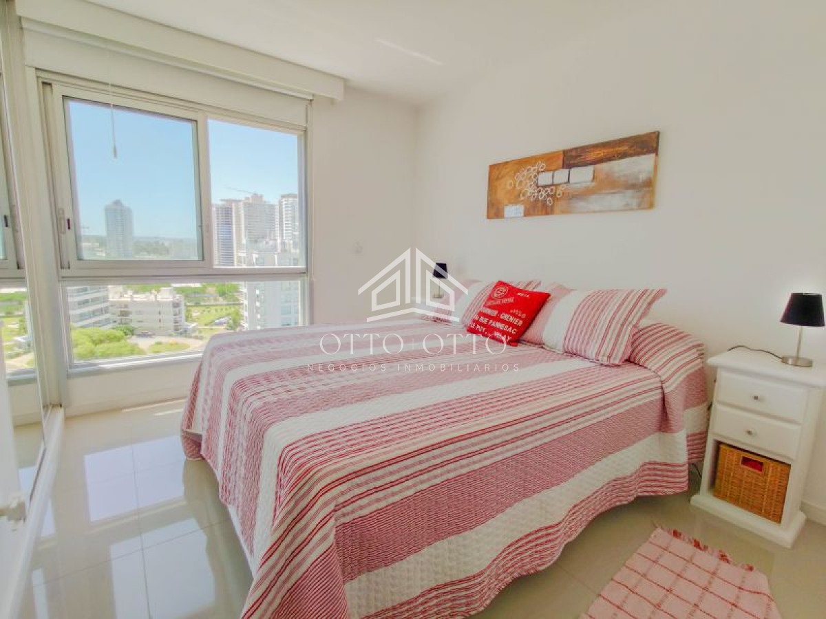 Apartamento ID.5136 - Apartamento en venta 3 dormitorios, en Punta del Este 