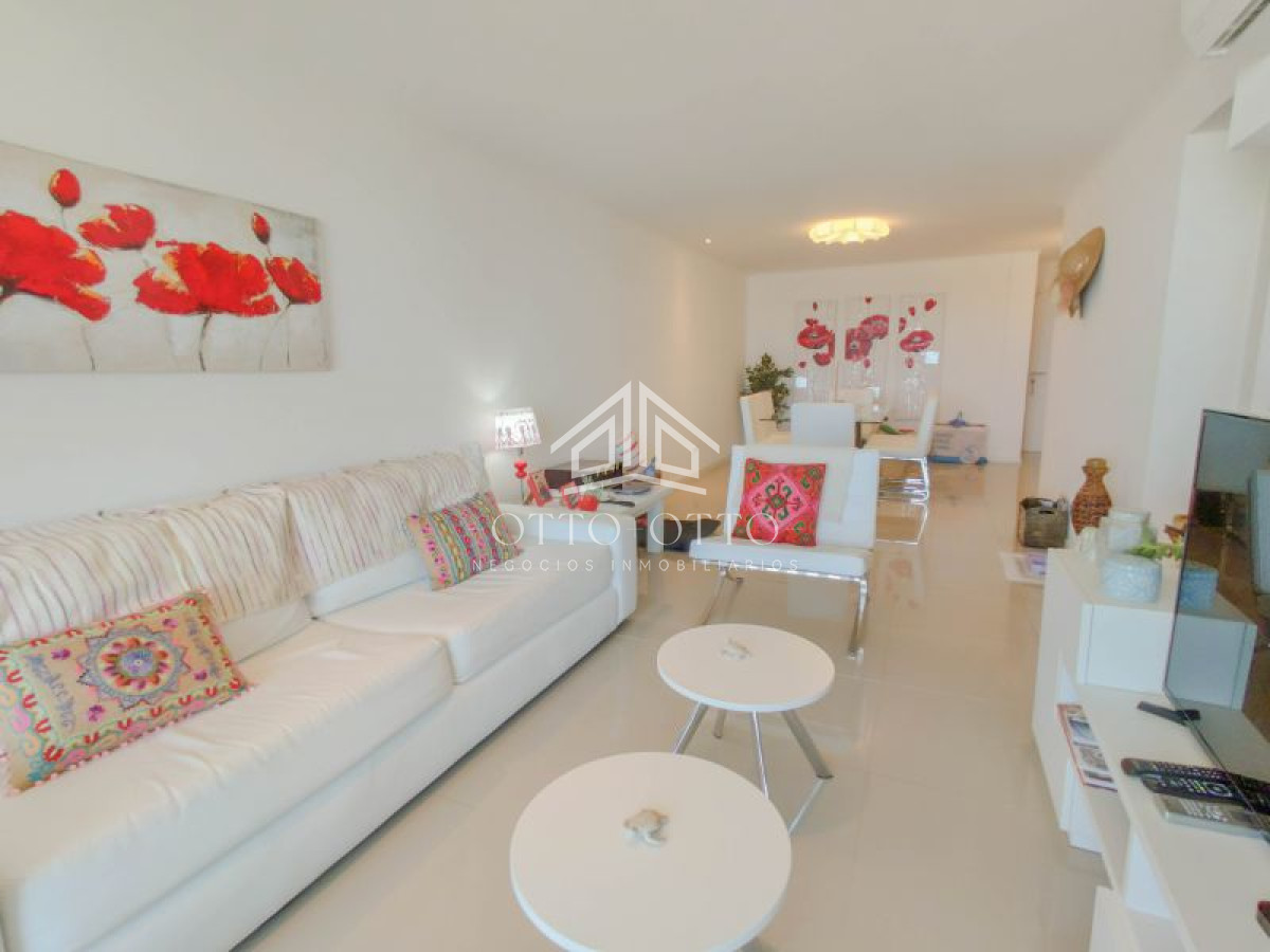 Apartamento ID.5136 - Apartamento en venta 3 dormitorios, en Punta del Este 