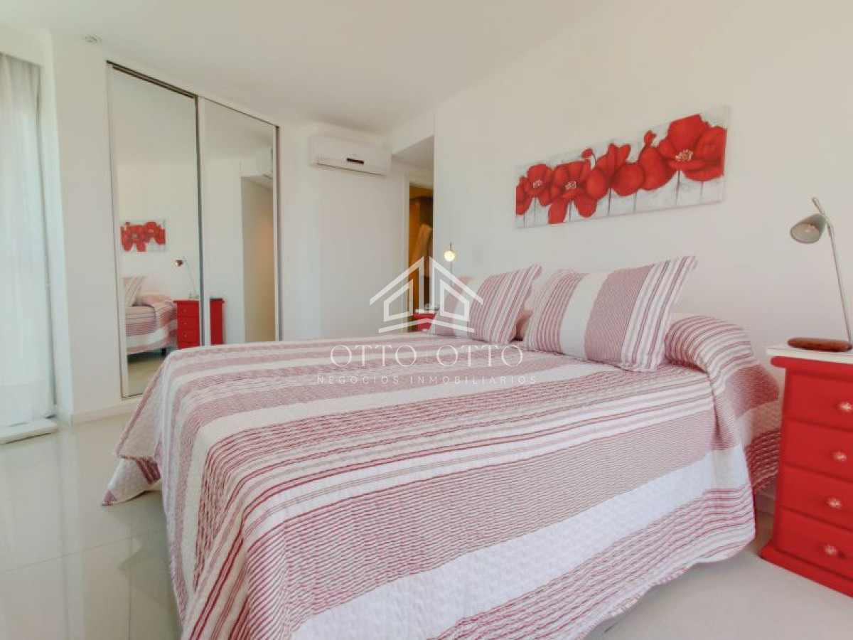 Apartamento ID.5136 - Apartamento en venta 3 dormitorios, en Punta del Este 